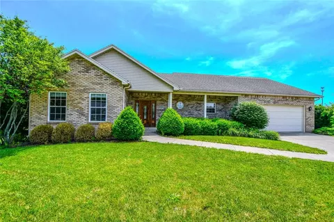 6380 Pin Oak Ct, Huber Heights, OH 45424