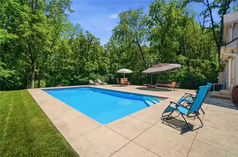 Exterior - 260 California Ave, Springfield, OH 45505 photo 5 of 15