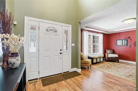 Entry Way - 260 California Ave, Springfield, OH 45505 photo 3 of 7