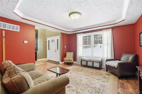 Living - 260 California Ave, Springfield, OH 45505 photo 1 of 2