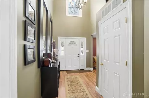 Entry Way - 260 California Ave, Springfield, OH 45505 photo 1 of 7