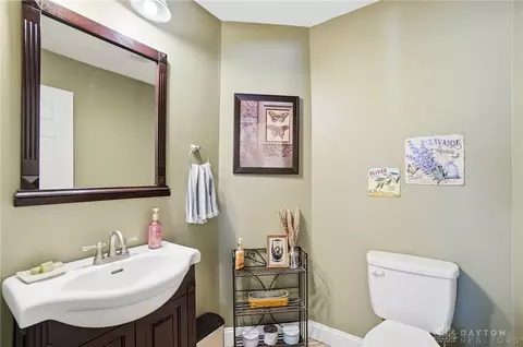 Bath - 260 California Ave, Springfield, OH 45505 photo 1 of 9