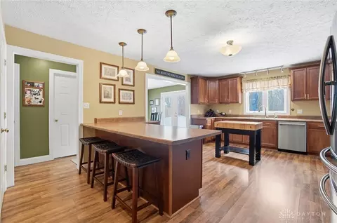 Kitchen - 260 California Ave, Springfield, OH 45505 photo 2 of 5