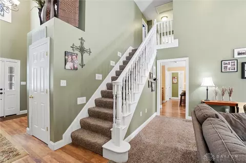 Entry Way - 260 California Ave, Springfield, OH 45505 photo 6 of 7