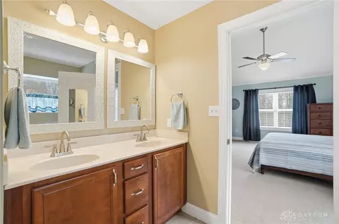 Entry Way - 260 California Ave, Springfield, OH 45505 photo 7 of 7