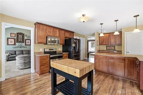 Kitchen - 260 California Ave, Springfield, OH 45505 photo 5 of 5