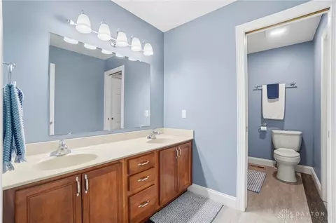 Bath - 260 California Ave, Springfield, OH 45505 photo 4 of 9