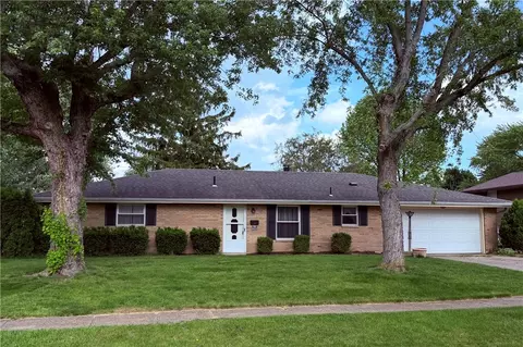 6820 Rushleigh Rd, Englewood, OH 45322