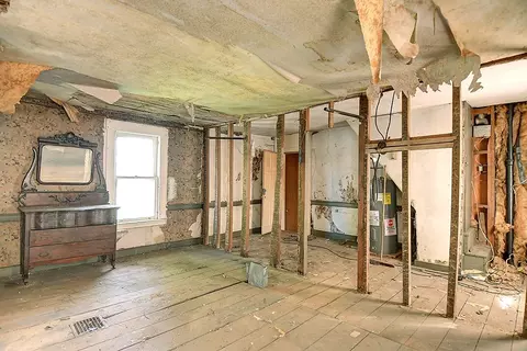 Bedroom - 40 S Main St, Springboro, OH 45066 photo 5 of 5