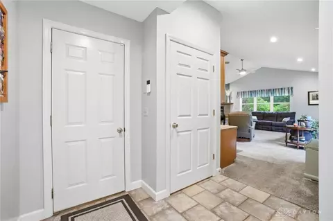Entry Way - 2005 Audubon Park Dr, Springfield, OH 45504 photo 3 of 4