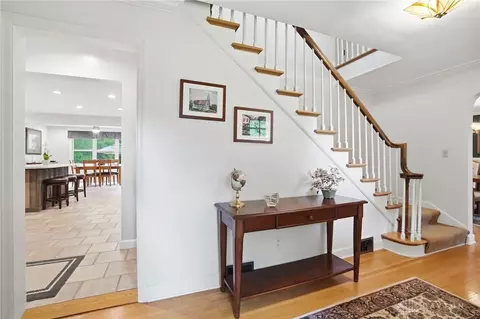 Entry Way - 2005 Audubon Park Dr, Springfield, OH 45504 photo 2 of 4