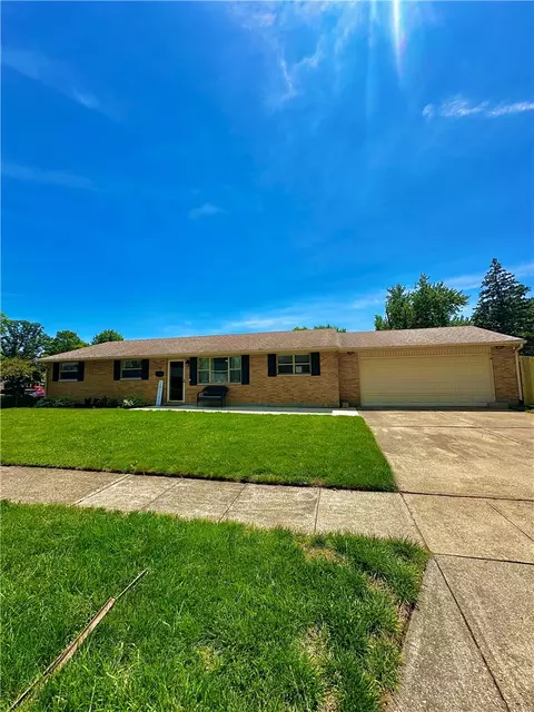 70 Madrid Ave, Brookville, OH 45309