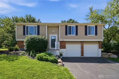 2208 Pinebrooke Ct, Miamisburg, OH 45342