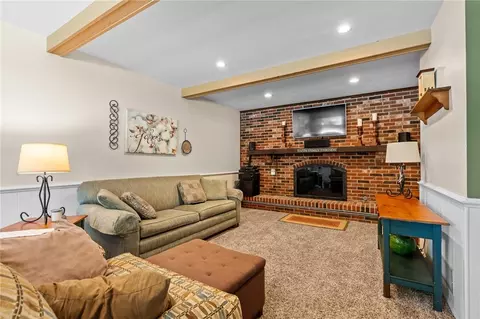 Living - 623 Silverleaf Dr, Riverside, OH 45431 photo 3 of 3