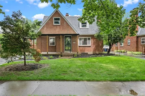 407 Dellwood Ave, Oakwood, OH 45419