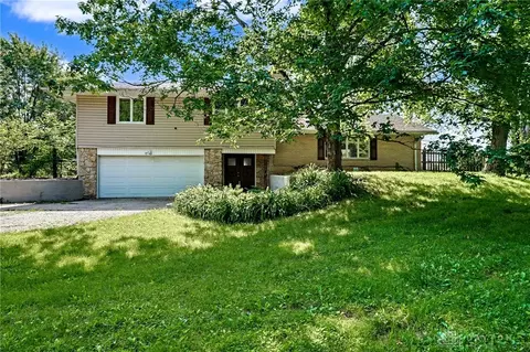 1301 Boyd Rd, Xenia, OH 45385