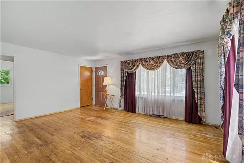 Living - 757 Spinning Rd, Riverside, OH 45431 photo 2 of 2