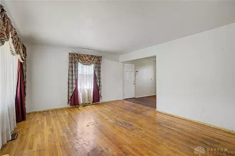 Living - 757 Spinning Rd, Riverside, OH 45431 photo 1 of 2