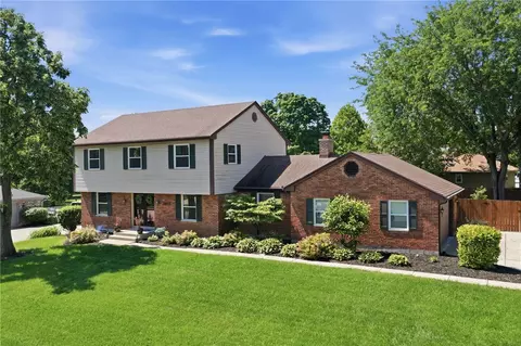 2042 Cortina Dr, Dayton, OH 45459