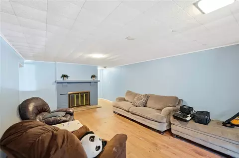 Living - 4440 Wing View Ln, Kettering, OH 45429 photo 3 of 4