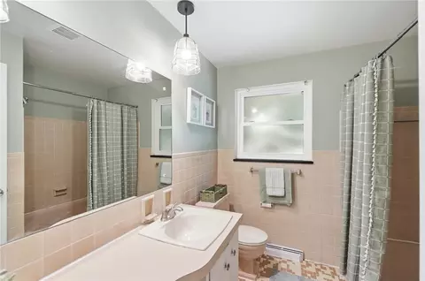 Bath - 4440 Wing View Ln, Kettering, OH 45429 photo 2 of 2
