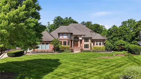415 S Signature Dr, Xenia, OH 45385