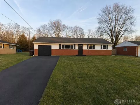 425 W Lomar Ave, Carlisle, OH 45005
