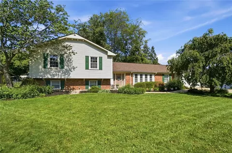 6621 Statesboro Rd, Washington Township, OH 45459