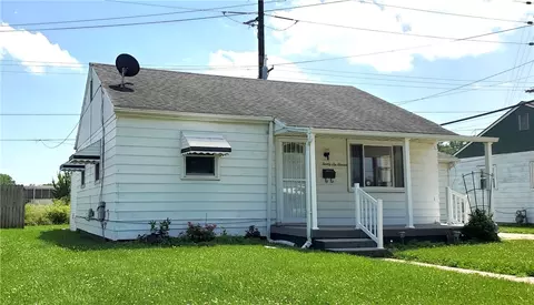 Exterior - 2611 Morton Dr, Springfield, OH 45505 photo 2 of 5