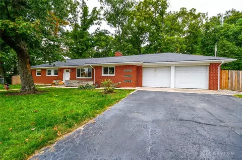 7821 Lois Cir, Dayton, OH 45459