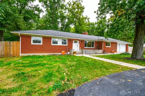 7821 Lois Cir, Dayton, OH 45459