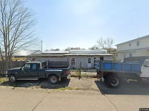 420 6th St, Philo, OH 43771