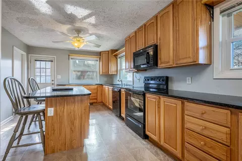 Kitchen - 4433 Appleton Pl, Kettering, OH 45440 photo 3 of 6