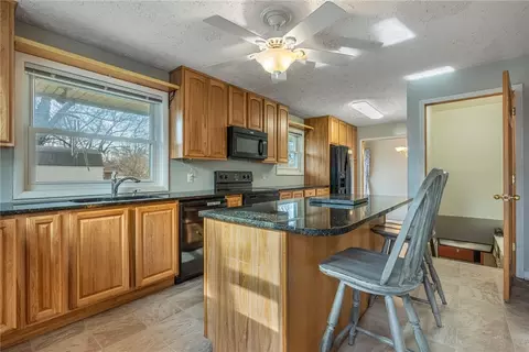 Kitchen - 4433 Appleton Pl, Kettering, OH 45440 photo 5 of 6