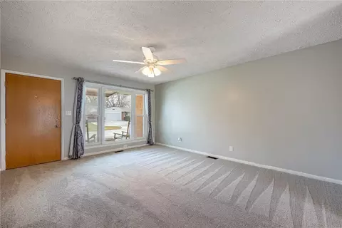 Living - 4433 Appleton Pl, Kettering, OH 45440 photo 2 of 3