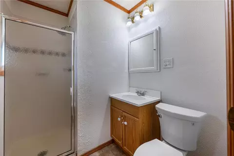 Bath - 4433 Appleton Pl, Kettering, OH 45440 photo 2 of 3
