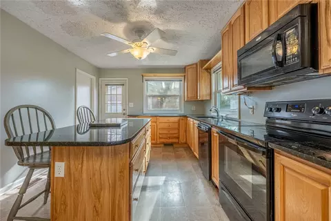Kitchen - 4433 Appleton Pl, Kettering, OH 45440 photo 4 of 6
