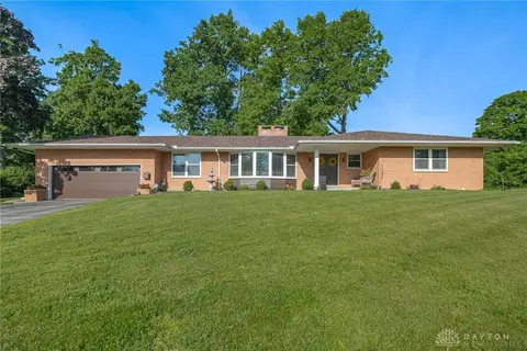 216 Mar Ken Dr, Dayton, OH 45405