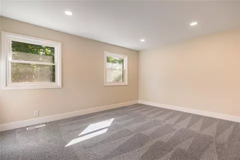 Bedroom - 474 Chowning Cir, Kettering, OH 45429 photo 1 of 8