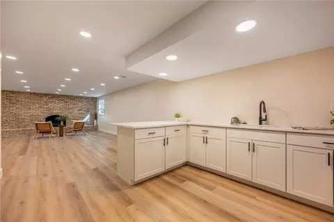 Living - 474 Chowning Cir, Kettering, OH 45429 photo 9 of 10