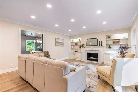 Living - 474 Chowning Cir, Kettering, OH 45429 photo 1 of 10