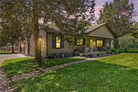 1261 Wallaby Dr, Dayton, OH 45432