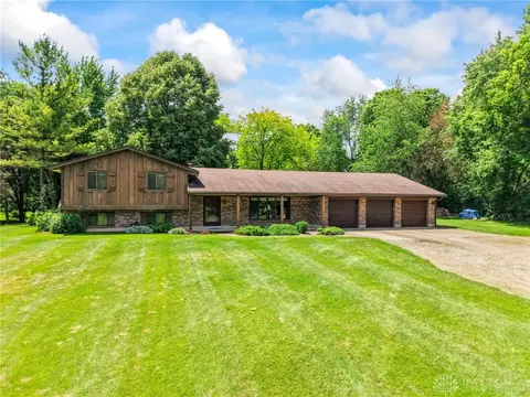 4926 Phillipsburg Union Rd, Englewood, OH 45322