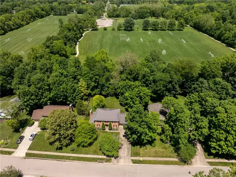 2459 Beechknoll Pt, Washington Township, OH 45458