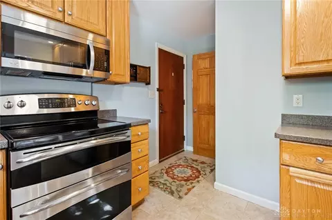 Entry Way - 3116 Southern Blvd, Kettering, OH 45409 photo 2 of 5