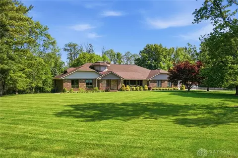 2546 Lantz Rd, Beavercreek, OH 45434