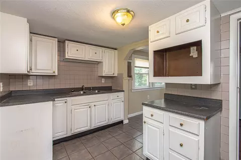 1058 Hale Ave, Kettering, OH 45419 photo 9