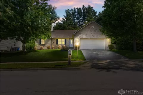 3955 Berrywood Dr, Huber Heights, OH 45424