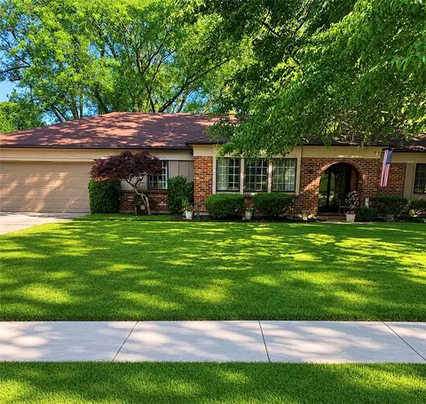 6289 Millbank Dr, Centerville, OH 45459