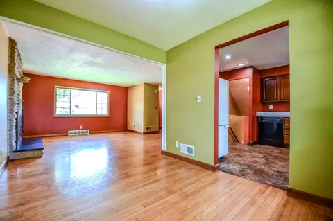 Living - 3836 Benfield Dr, Kettering, OH 45429 photo 6 of 8